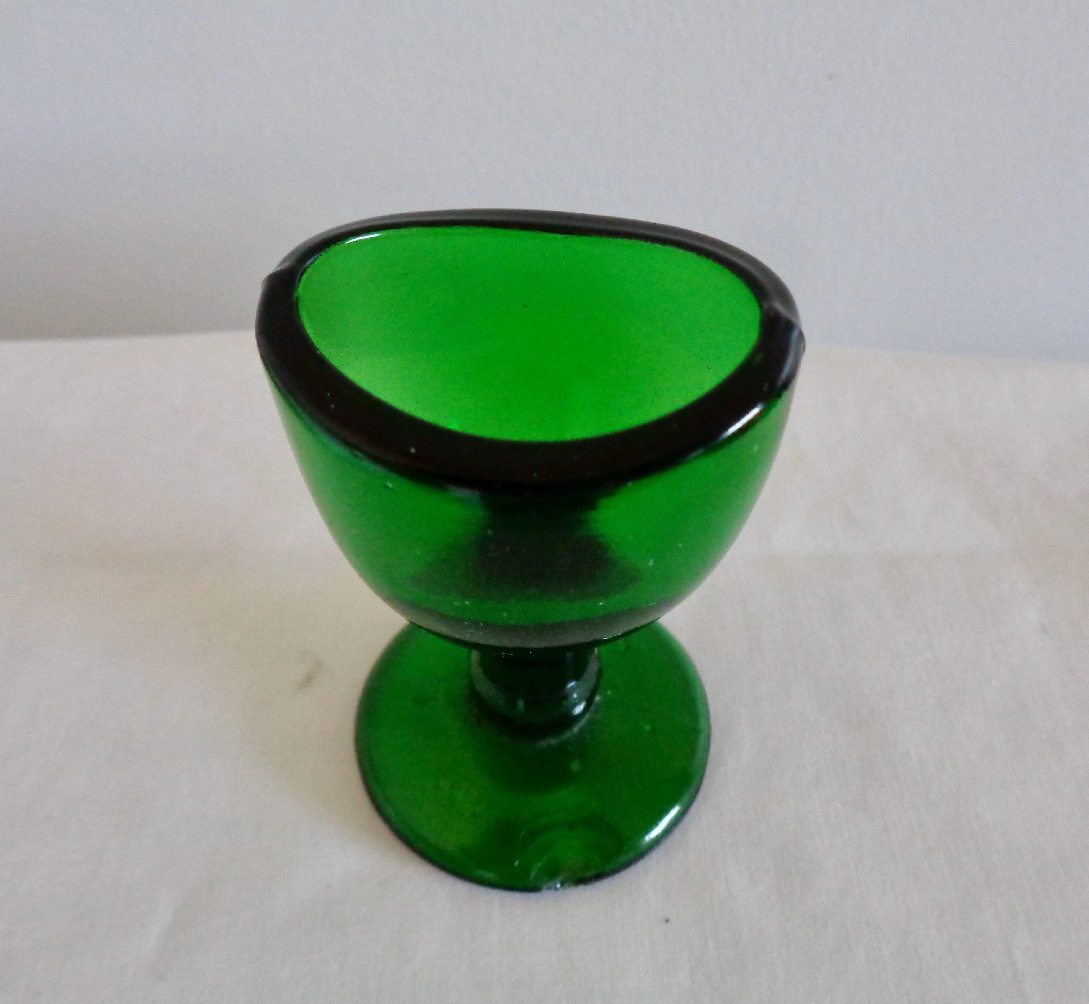 1920s Woods Brothers Green Glass Eye bath Cup