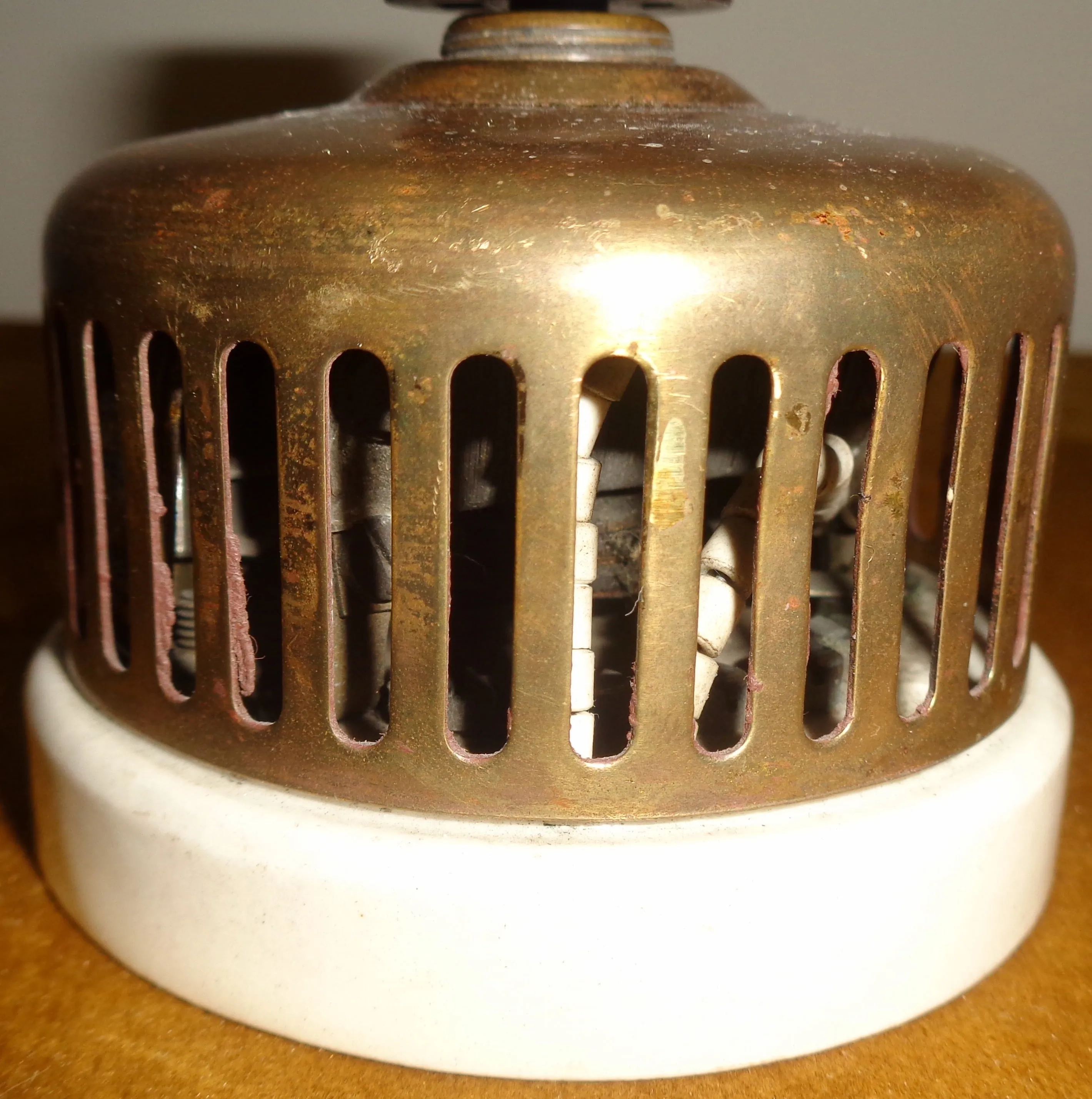 1930s Vintage Rotary Dimmer Light Switch With A Ceramic Base & Brass Cover