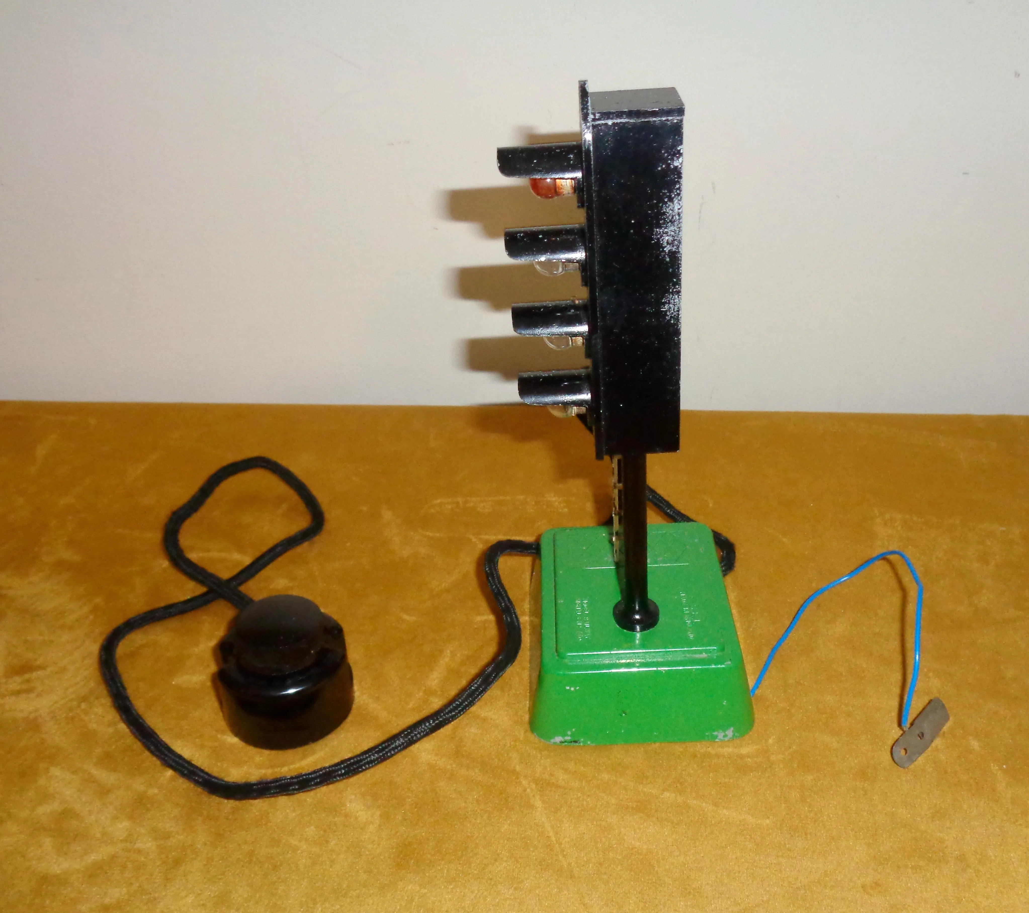 1950s British SEL Metal Battery Operated Railway Signal Light Toy Model 730 In Its Original Box