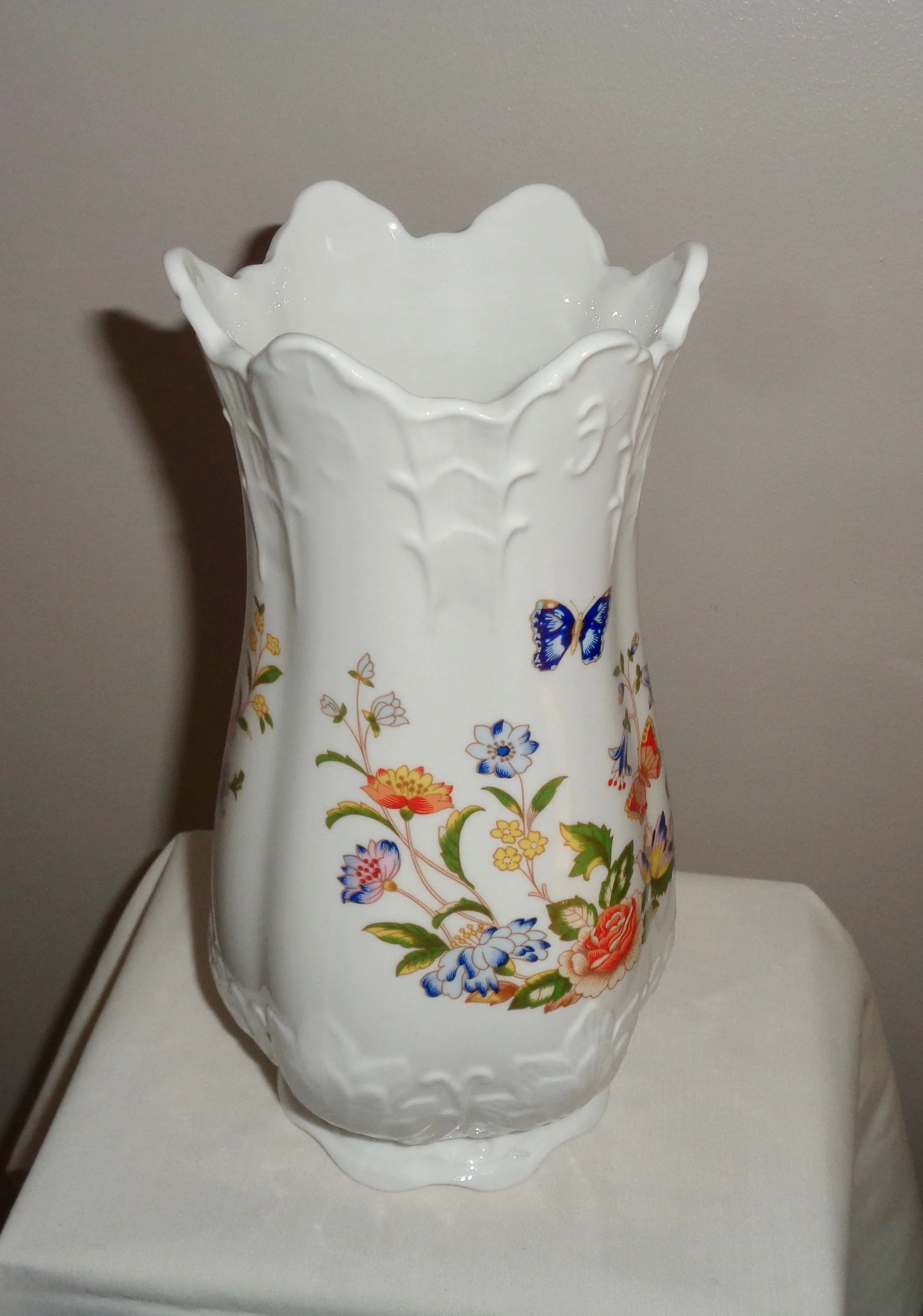 1990s Aynsley Cottage Garden Vase