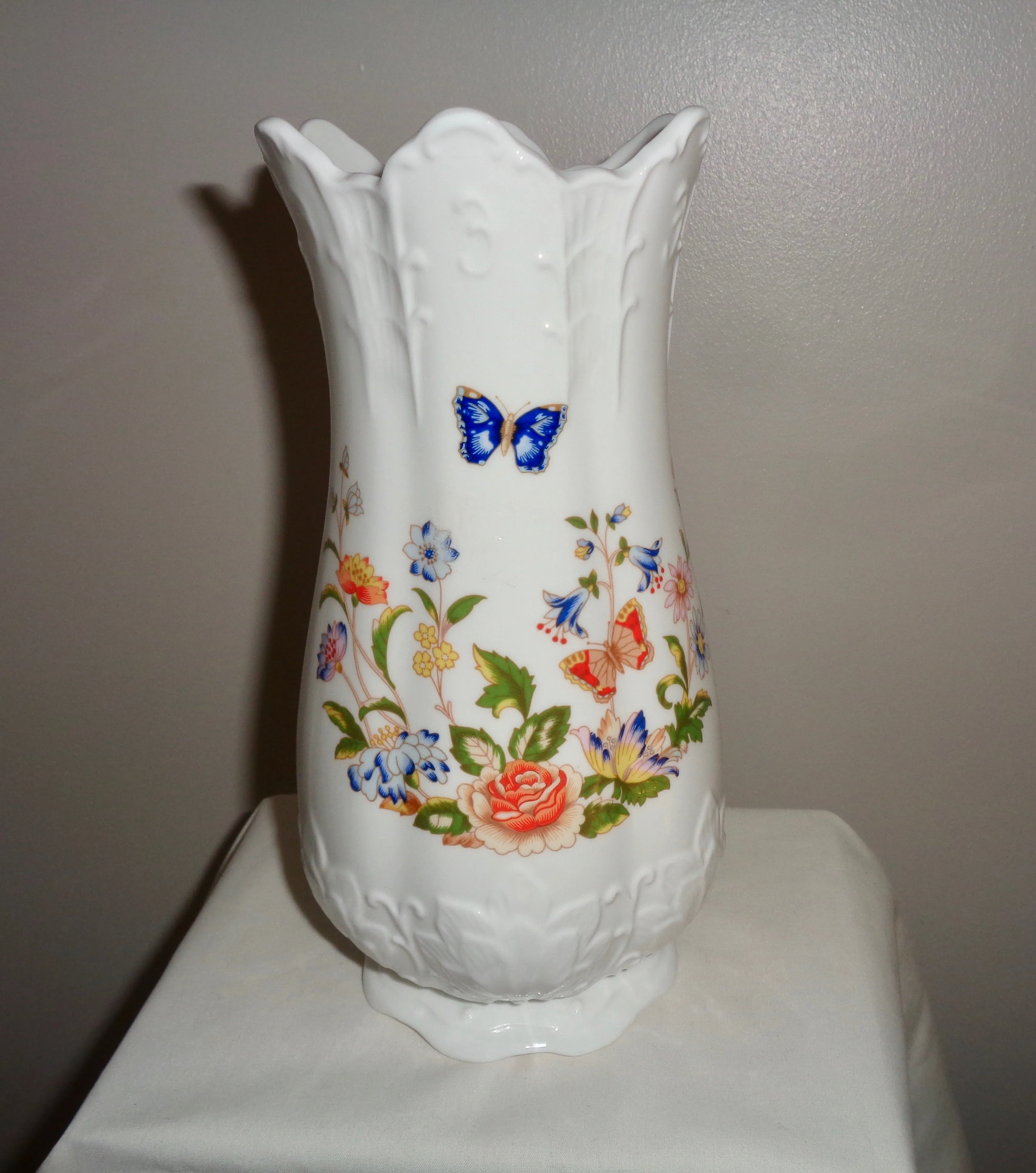 1990s Aynsley Cottage Garden Vase