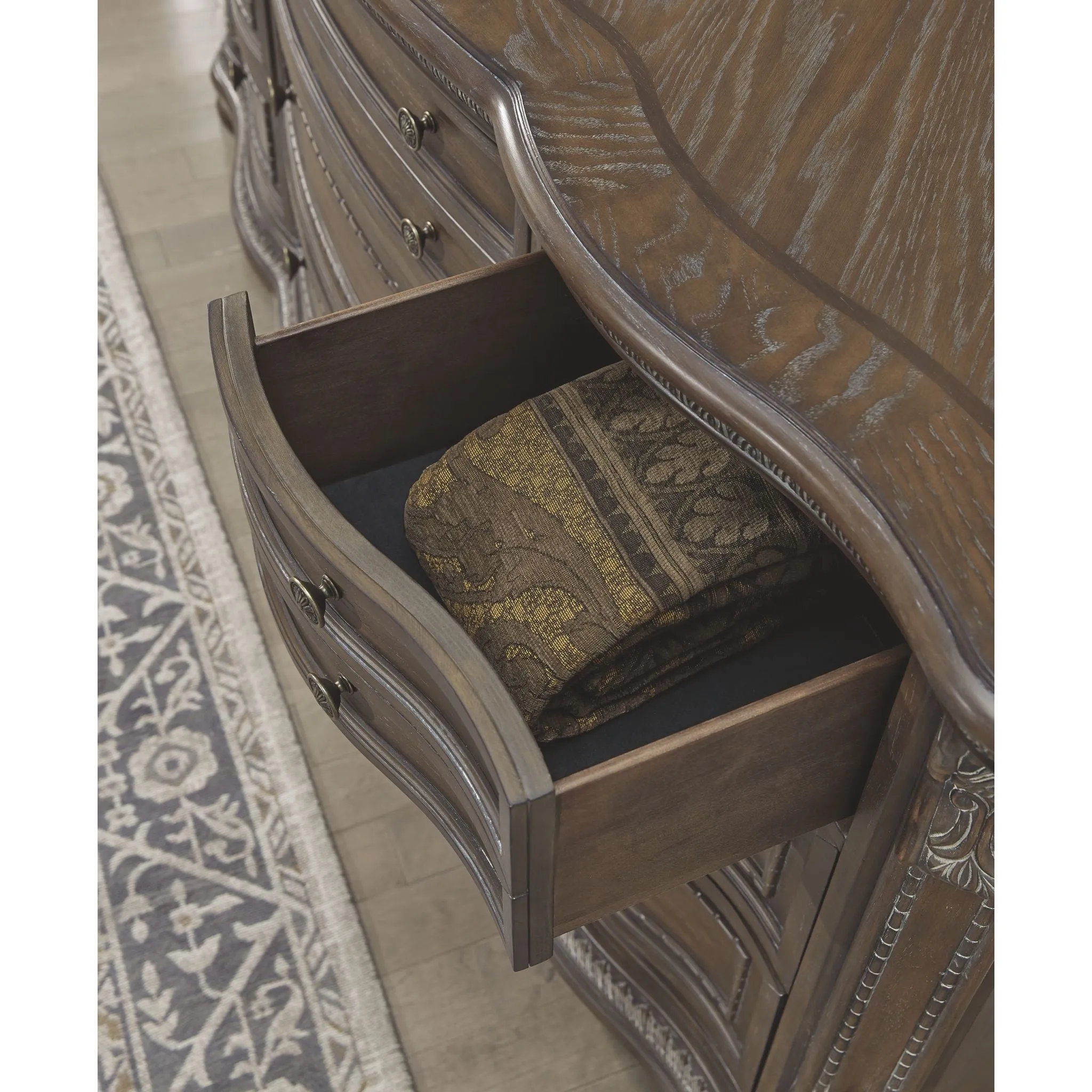 Charmond Dresser