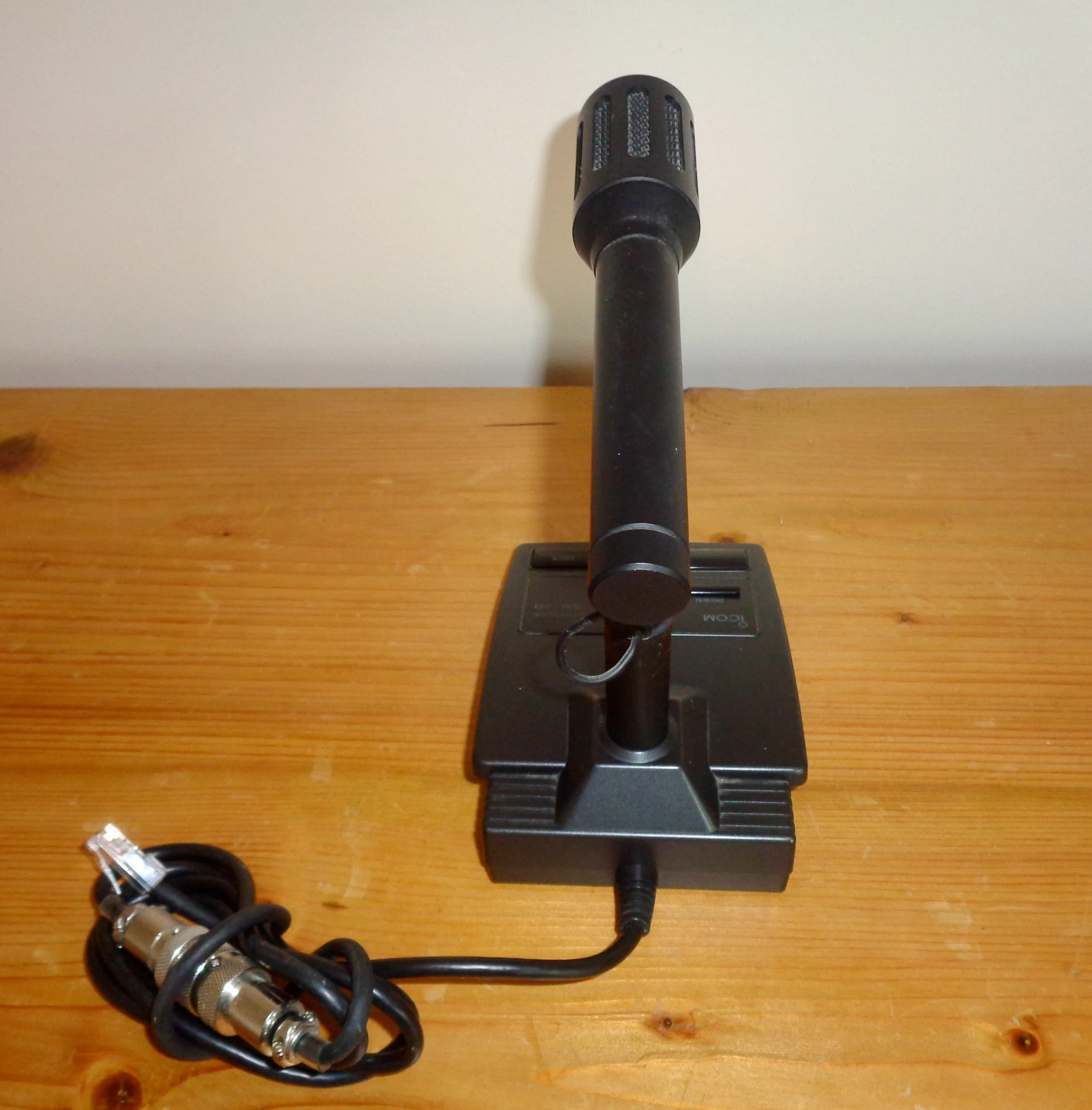 Icom SM20 600 Ohm 8 Pin Base Station Desk Microphone