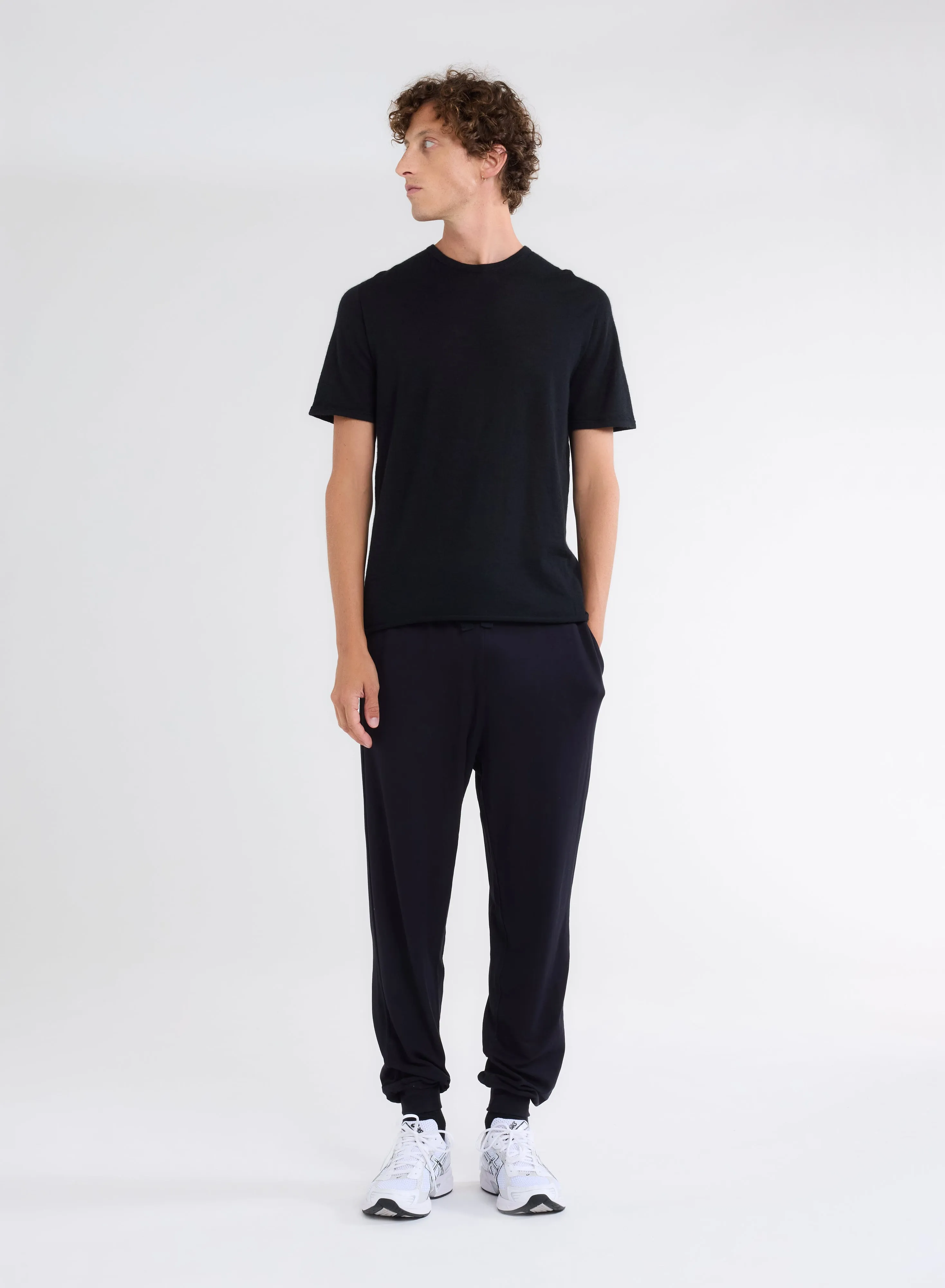 T-shirt Noir Col Rond Manches Courtes en 100% Cachemire