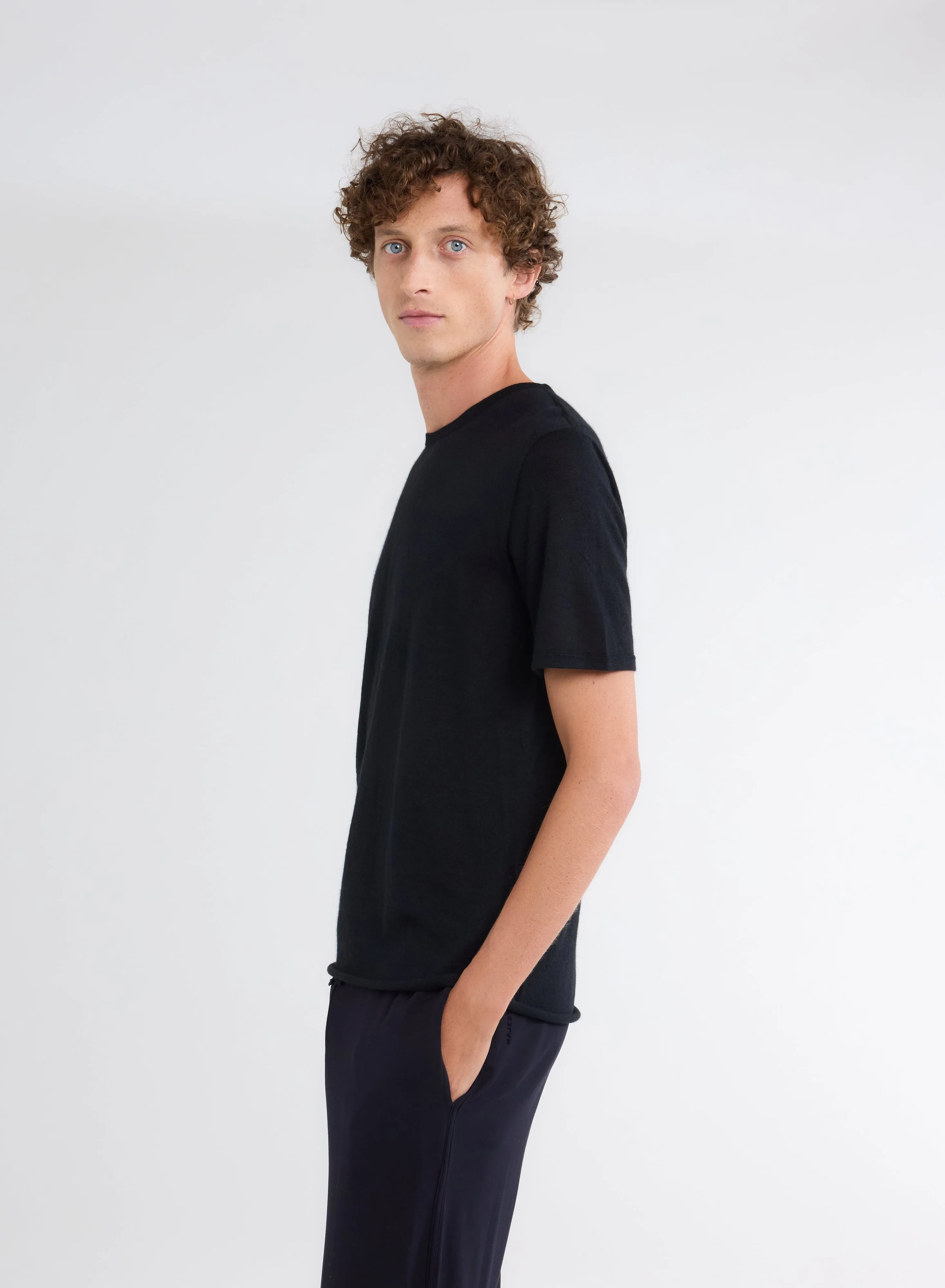 T-shirt Noir Col Rond Manches Courtes en 100% Cachemire