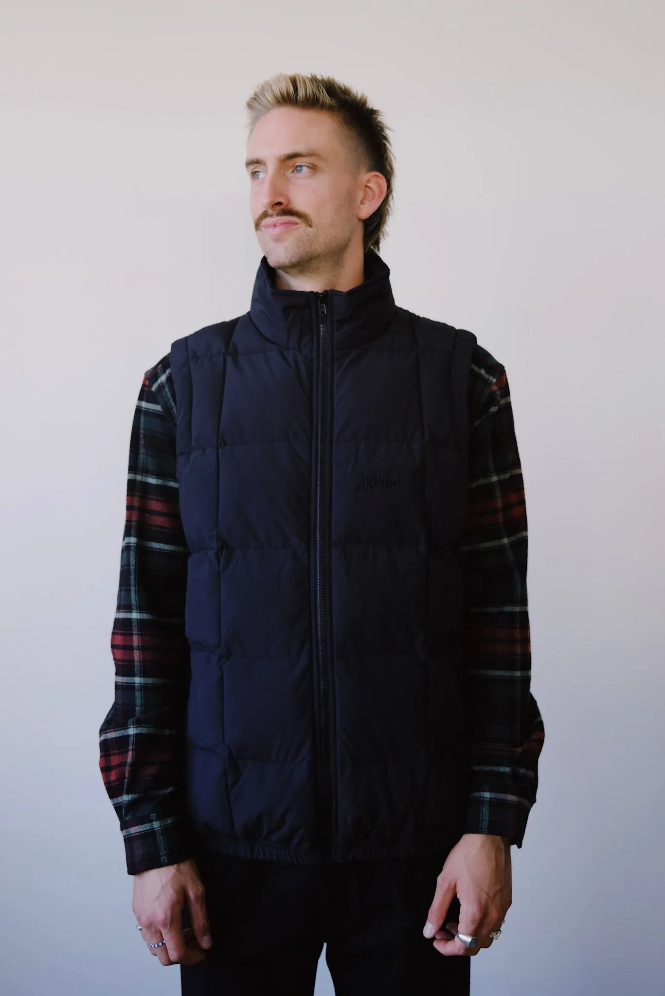 unisex quilted vest - anil - black