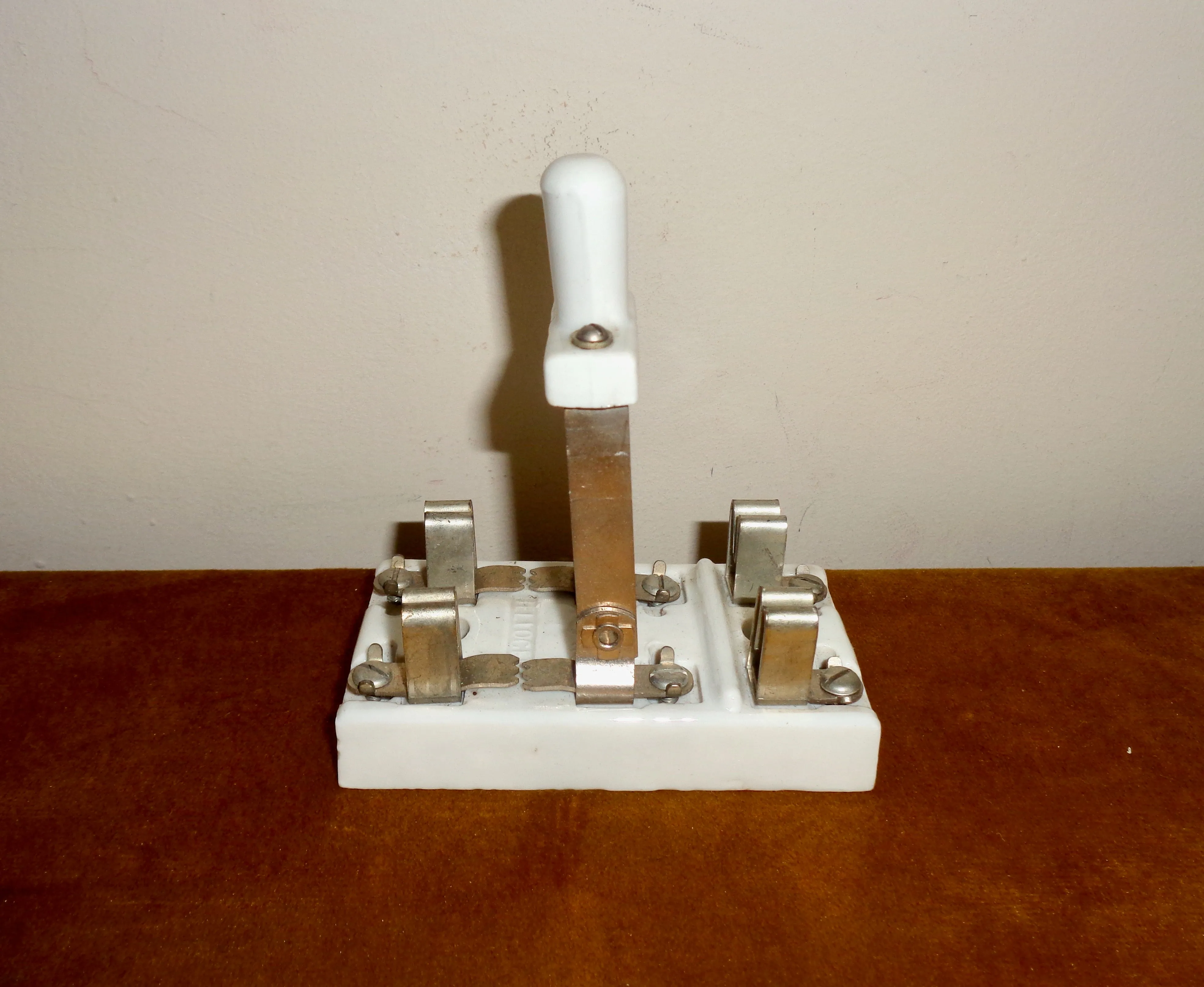Vintage Heliogen Porcelain Aerial Knife Switch Double Pole Double Throw DPDT 9 cm x 5 cm
