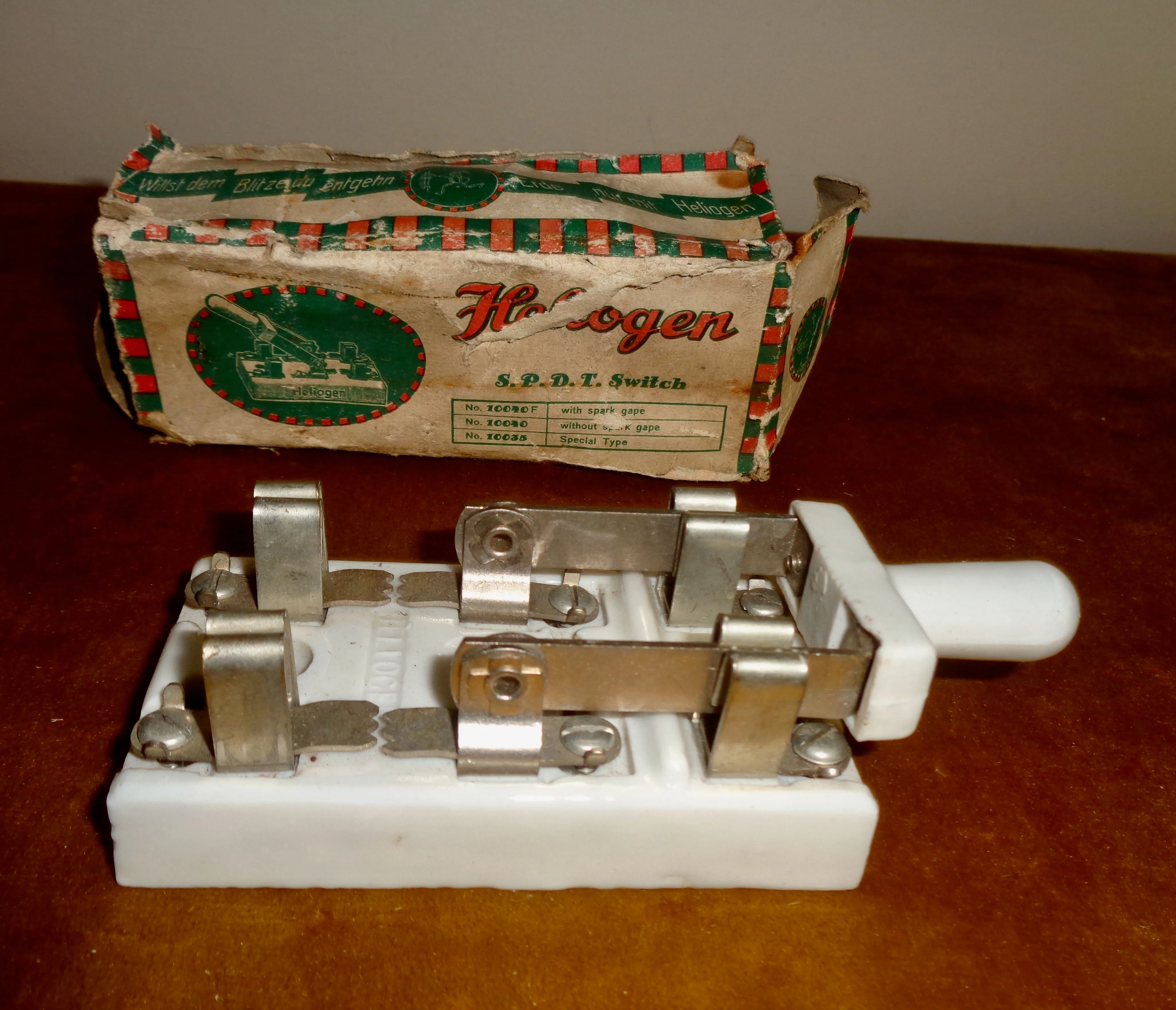 Vintage Heliogen Porcelain Aerial Knife Switch Double Pole Double Throw DPDT 9 cm x 5 cm