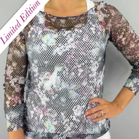 Vivid Dark Symmetrical Pullover Top