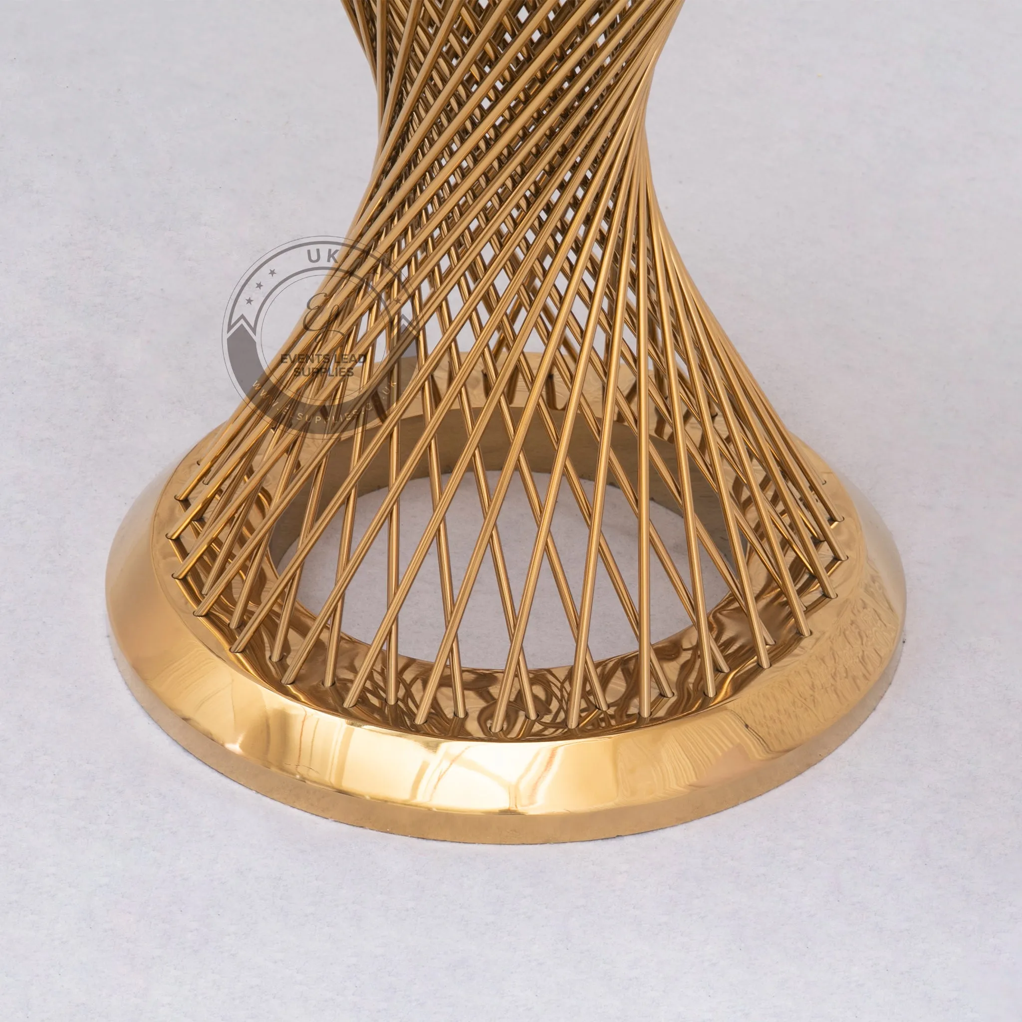 VORAGE KUSCO Gold Cake Table