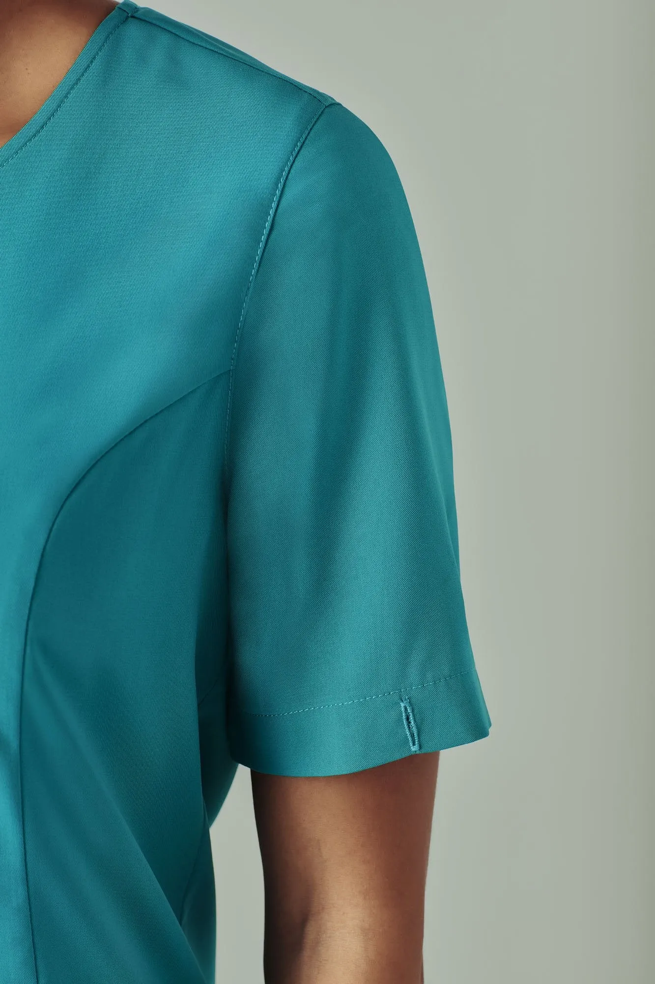 Womens Tailored Fit Round Neck Scrub Top